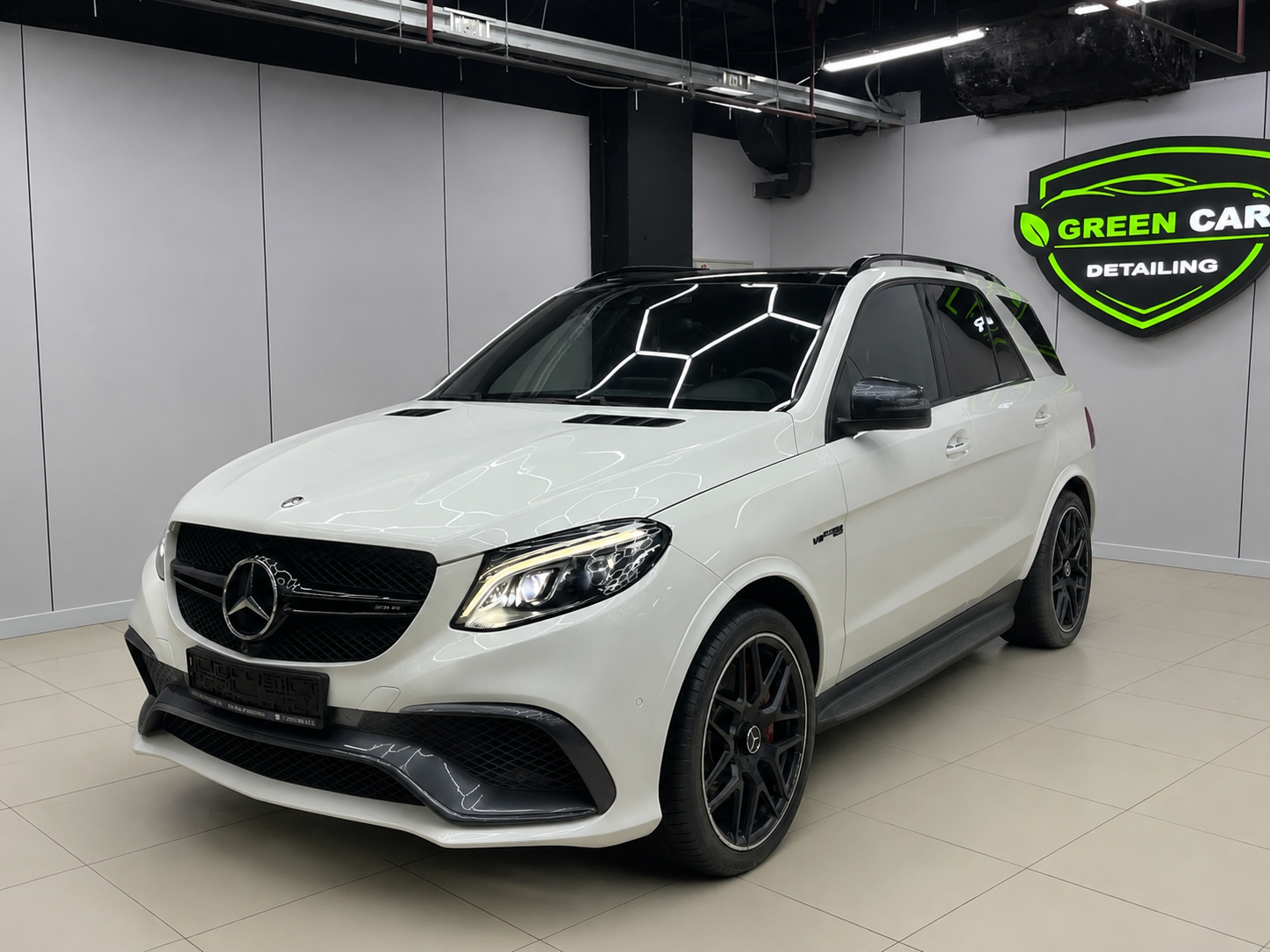 Белый Mercedes GLE 63 S AMG после защитной обработки кузова